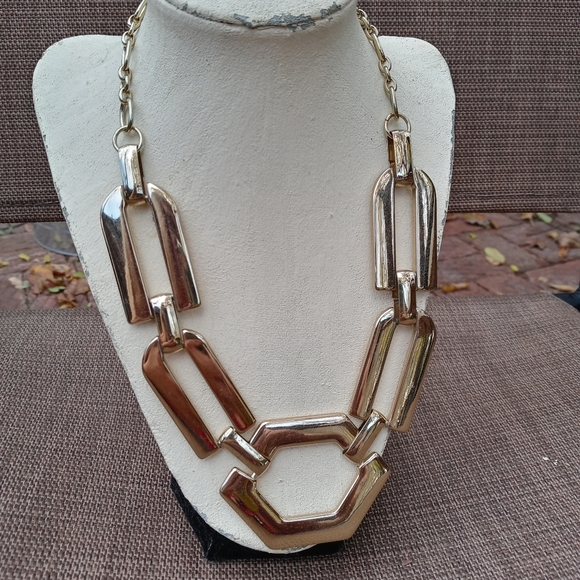 Jewelry - 💛💘 Chico Necklace 🦋🏵🍁